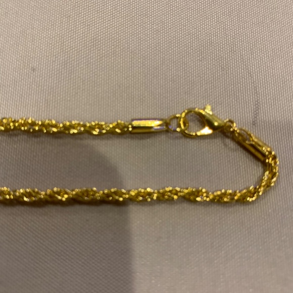 Goldtone 4” L Thin Rope Chain Bracelet (in Closed Position) New - Picture 2 of 3